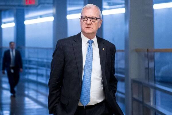 Senator Blames Autocorrect for 'Offensive' Nancy Pelosi Tweet, but Not Everyone Is Convinced