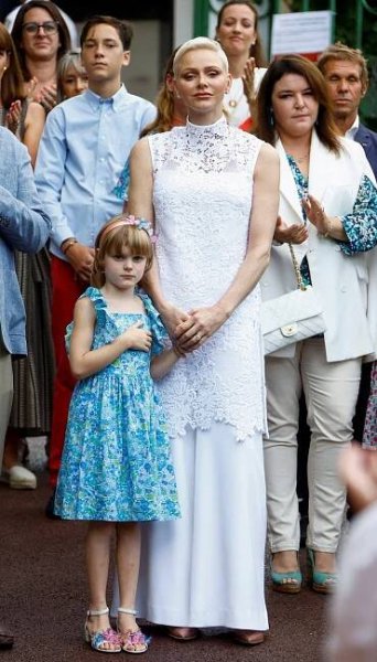 Nejnovější vlasový experiment princezny Charlene: Odbarvená na bílo jako zpěvačka z Roxette!
