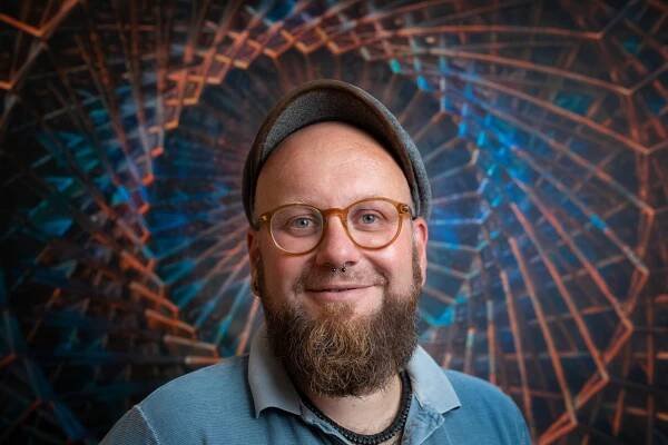 Tylš: Psychedelika mohou urychlit terapii. Depresivní lidé se po nich smějí i pláčou