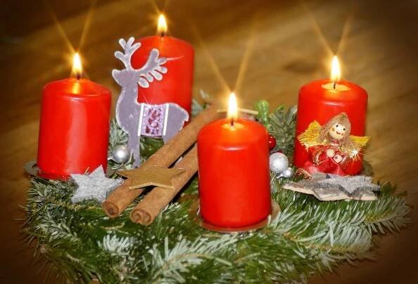 Čtvrtá svíčka na adventním věnci má jméno  láska