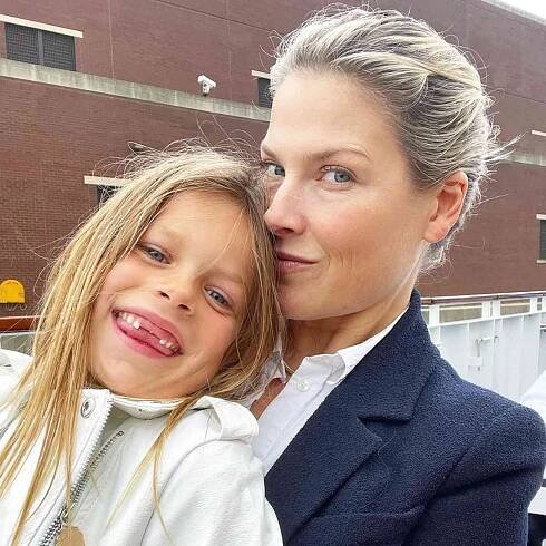 Ali Larter, Hayes MacArthur and their children