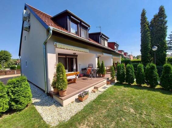 Apartman Őri, ubytování v soukromí na pláži v Buku