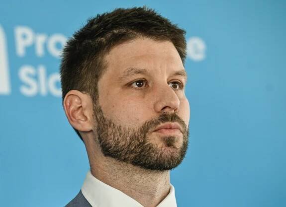 ŠIMEČKA: FICOVA VLÁDA POMSTY MÁ PROBLÉMY