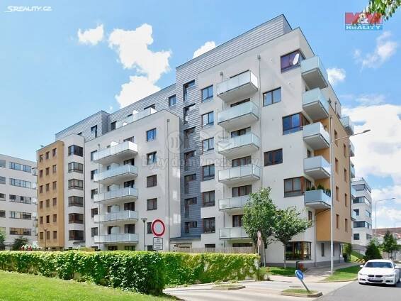 Pronájem bytu 1+kk 40 m², Hanusova, Praha 4 - Michle