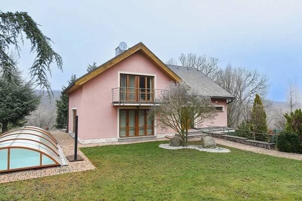Choteč - Praha-západ | Pronájem, Rodinný dům, 6+1, 250 m²