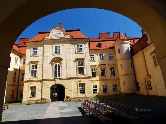 Kulturní památka - zámek v Bystřci pod Hostýnem