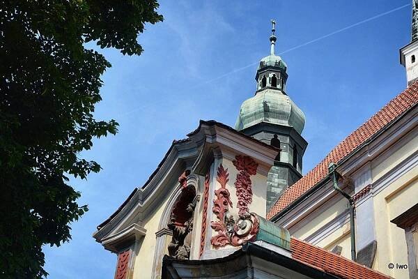 Socha svaté Barbory na kostele Všech Svatých v Litoměřicích – cokolivokoli.cz