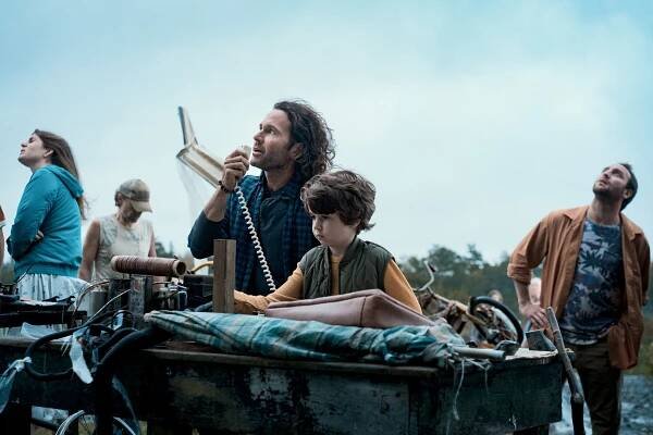 Cesta ven - Ach, ta místa před námi - Z filmu - Simon Webster, Eion Bailey