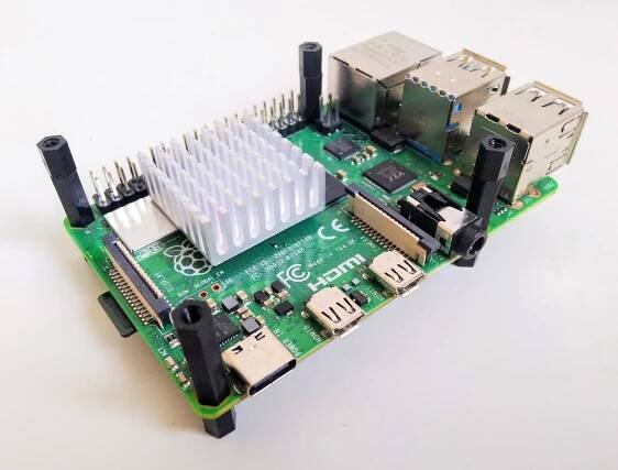 Raspberry Pi 4 Model B - 2GB RAM. - Počítače a hry
