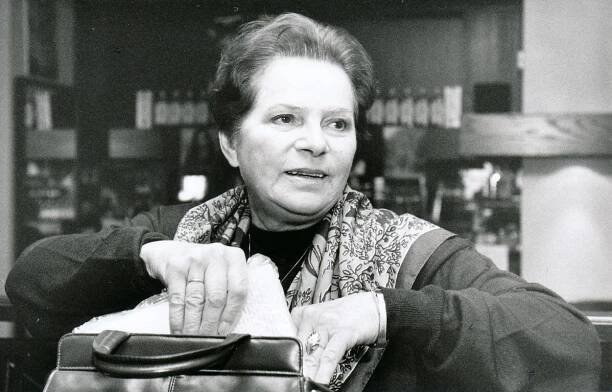 Jiřina Švorcová - Žena za pultem