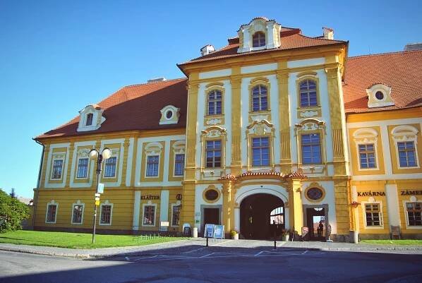 Klášter a zámek Borovany | TuristickaMapa.cz