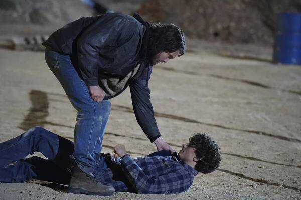 Walker - Tracks - Z filmu - Gavin Casalegno