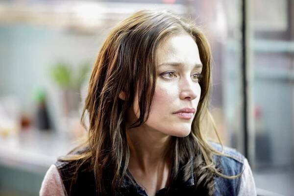 V utajení - There Goes My Gun - Z filmu - Piper Perabo