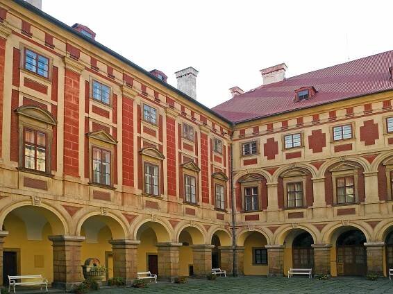 Soubor:Libochovice-Schloss-2.jpg – Wikipedie