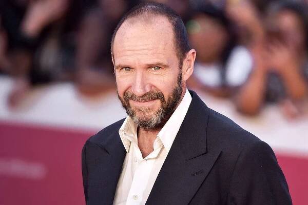 Ralph Fiennes Recalls Feeling ‘a Little Bit Lost’ While Working with Jennifer Lopez on 'Maid in Manhattan' (Exclusive)