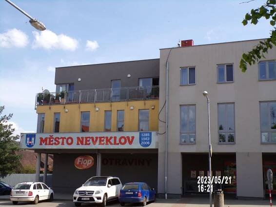 Neveklov - městský úřad foto 2