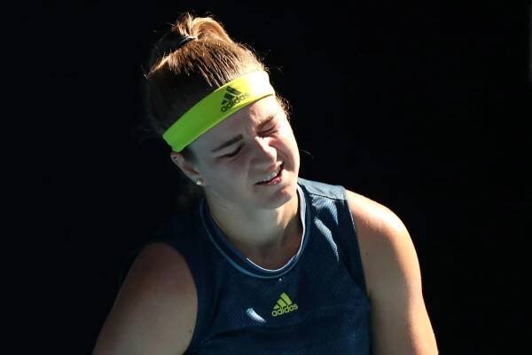 Muchová - Bradyová 1:2. Češka odvrátila čtyři mečboly, ale přesto bude bez finále