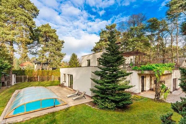 Prodej domu 197 m² s pozemkem 1 003 m²