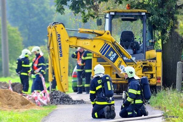 V Rumburku hasiči zasahovali u úniku plynu z překopnutého potrubí, plyn se podařilo uzavřít | POŽÁRY.cz - ohnisko žhavých