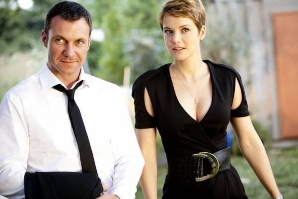 Kurýr - Trojský kůň pod kapotou - Z filmu - Chris Vance, Andrea Osvárt