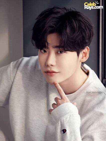 lee jong suk source of income