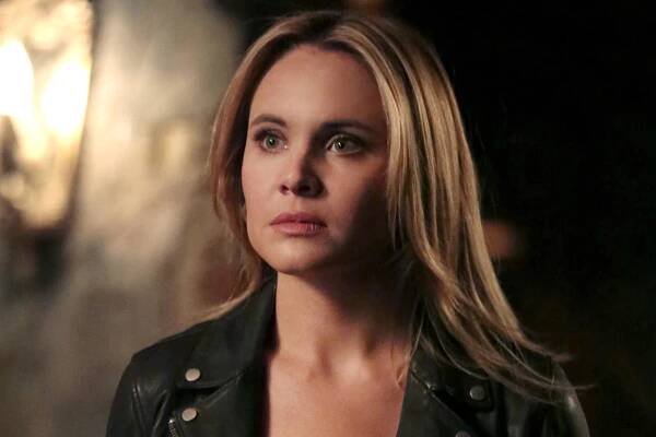 The Originals: 20 Things That Make No Sense About The Show