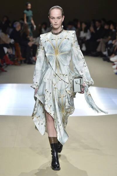 Alexander McQueen představil svou kolekci FW 2018 inspirovanou džunglí | LP-Life.cz