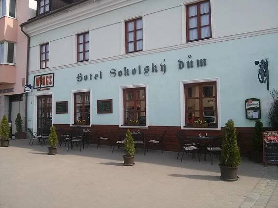 Wings cafe a restaurant Slavkov u Brna | Apetee