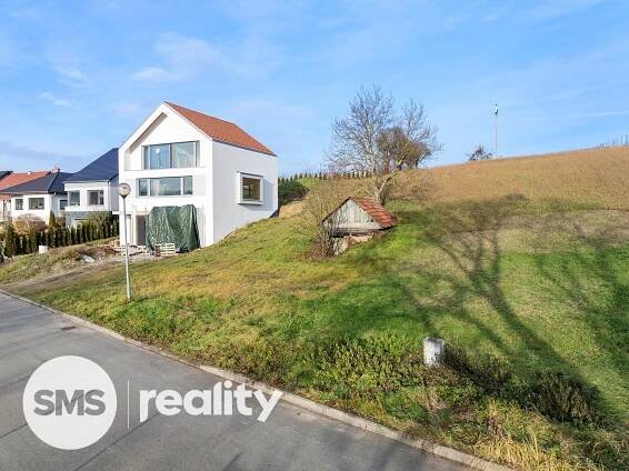 Prodej pozemku pro výstavbu RD Rašovice | SMS reality s.r.o.