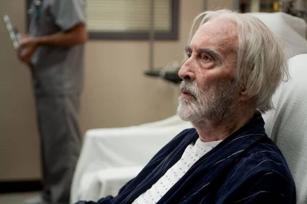 Intimní past - Z filmu - Christopher Lee