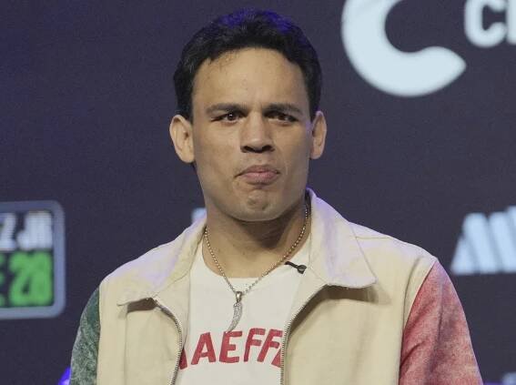 ICE Arrests Famed Boxer Julio Cesar Chavez Jr., Accusing Him of Ties to Sinaloa Cartel
