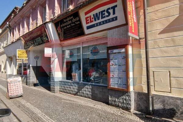 PRONÁJEM OBCHODNÍHO PROSTORU 62m2 V SUŠICI U NÁMĚSTÍ | Pronájem obchodního prostoru (62m2) v Sušici 50m od náměstí