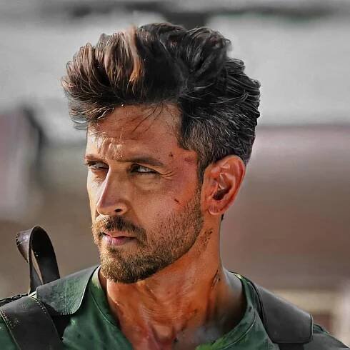Wounded And Rugged Hrithik Roshan War Wallpaper