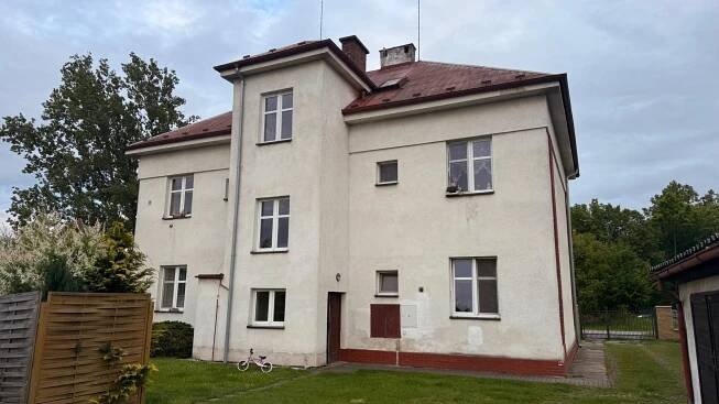Pronájem bytu v Hradci Králové 2+1 se zahradou a garáží, 17 000 Kč/měs