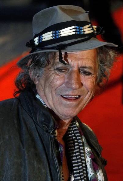 Keith Richards dealuje větší než malé množství historek