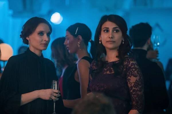 Josefin Asplund, Shirin Golchin - Top Dog - Der Cousin - Z filmu