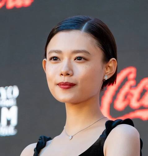 Hana Sugisaki