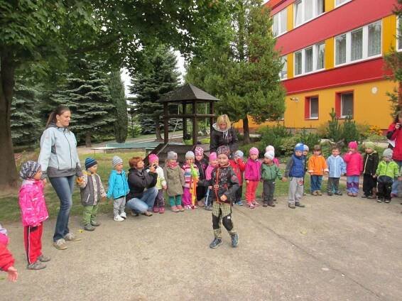 SETKÁNÍ U JAVORU-PODZIM | MŠ Police nad Metují