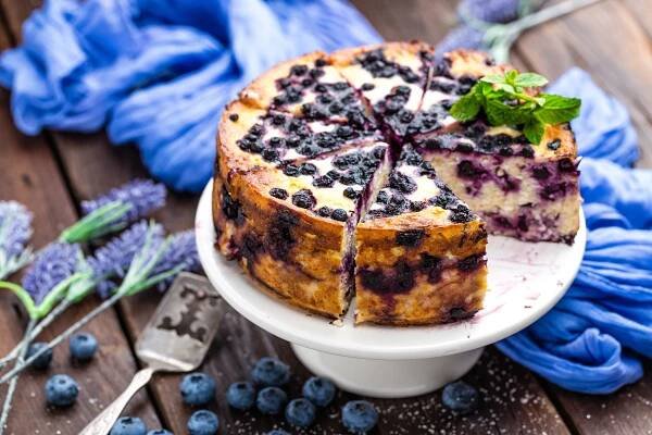 Borůvkový cheesecake: Hedvábně měkký, tak akorát sladký a úžasně osvěžující | City Magazine
