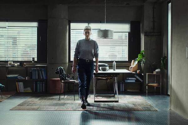Režisér Robert Hloz: Bod obnovy je vizuální atrakcí i morálním varováním před technologiemi — ČT art — Česká televize