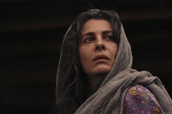 Šahmaran - V životě není chvíli klid - Z filmu - Ebru Özkan Saban