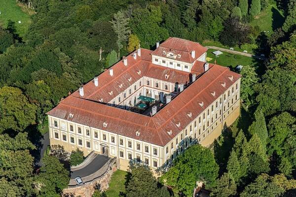 Nová kniha ukazuje nejkrásnější hrady a zámky severních Čech a jejich tajemství