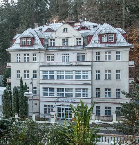 Soubor:Karlovy Vary vila Mánes I (01).jpg