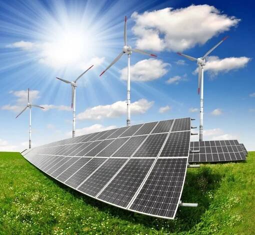 Solární panely a větrná turbína — Stock obrázek
