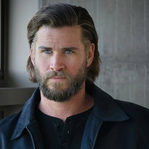 Liam Hemsworth apparently looks "awesome" as Geralt of Rivia in The Witcher
