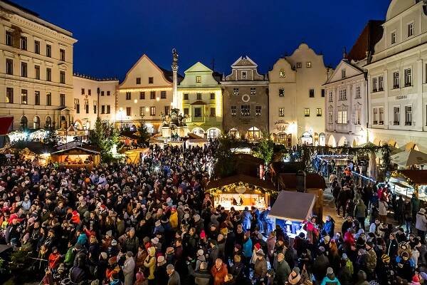 Český Krumlov ruší kvůli covidovým opatřením adventní program na náměstí