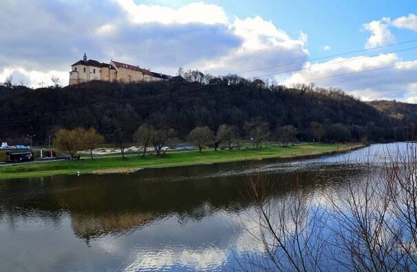 Zámek Nižbor | TuristickaMapa.cz