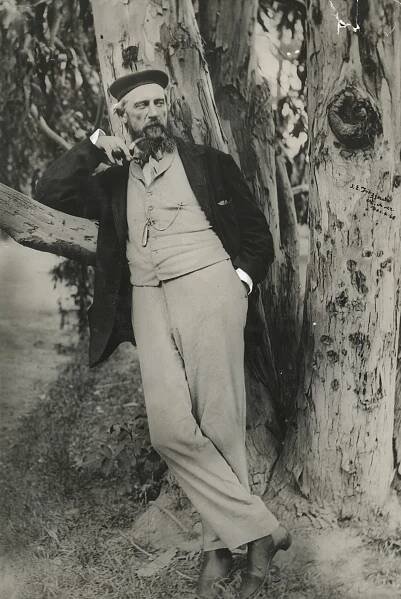 Smoking jacket - Wikipedia