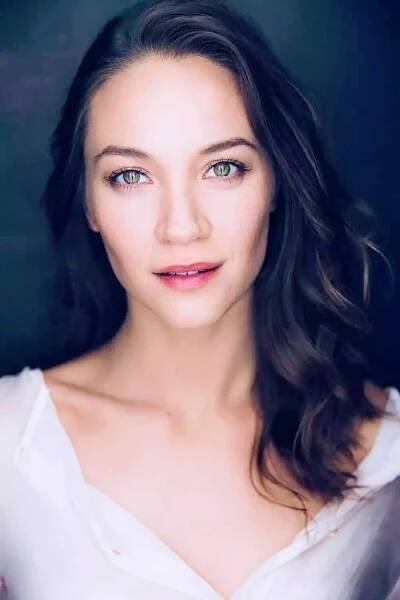 Sydney Lemmon Net Worth, Biography, Age, Boyfriend » Trengezie