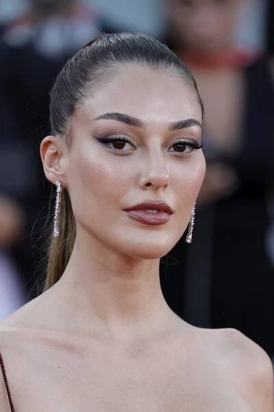 Dilan Çiçek Deniz herečka